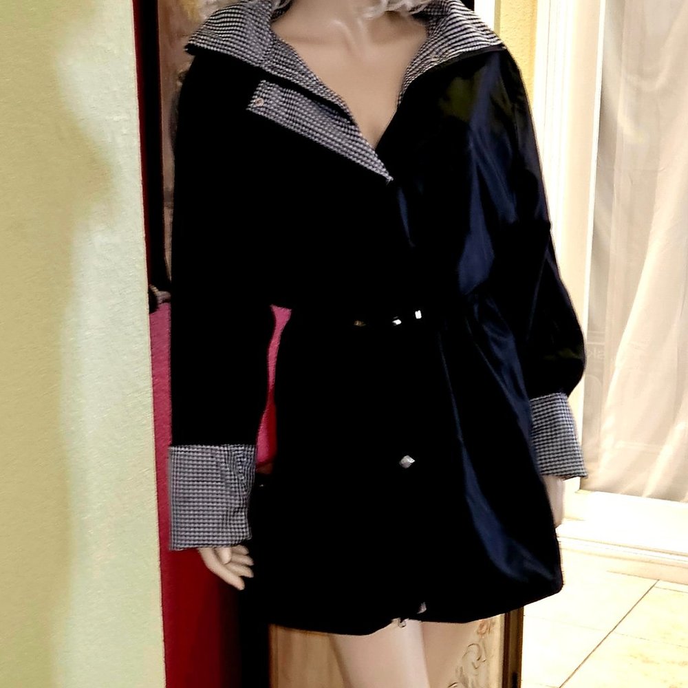 Women's Mid Length Black Chic Windbreaker, Plaid cuffs & Plaid Lined Hood Large